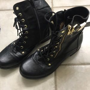 Ladies lace-up boots size 10 by Guess